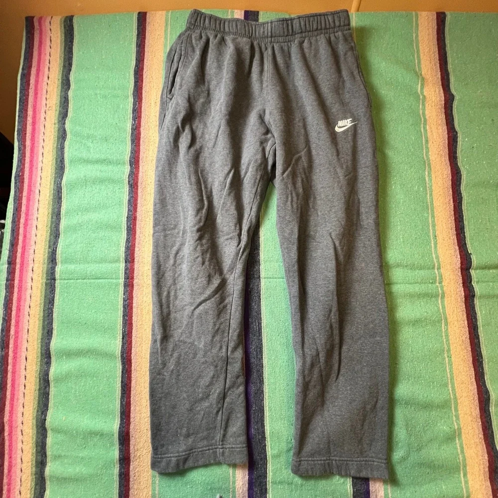 Nike Sweatpants Mens Medium Gray Club Fleece Straight Leg Joggers BV2707-071